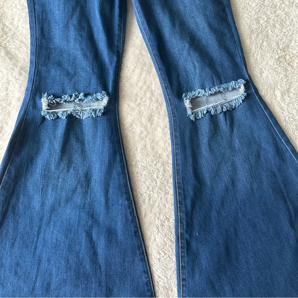 NWT ALTERED Vibrant MIU High Waisted Distressed Flare Bell Jeans sz 7/27 - Picture 4 of 7